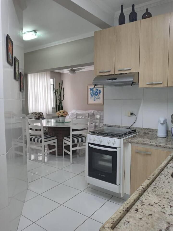 瓜鲁雅Apartamento completo na calçada da praia公寓 外观 照片