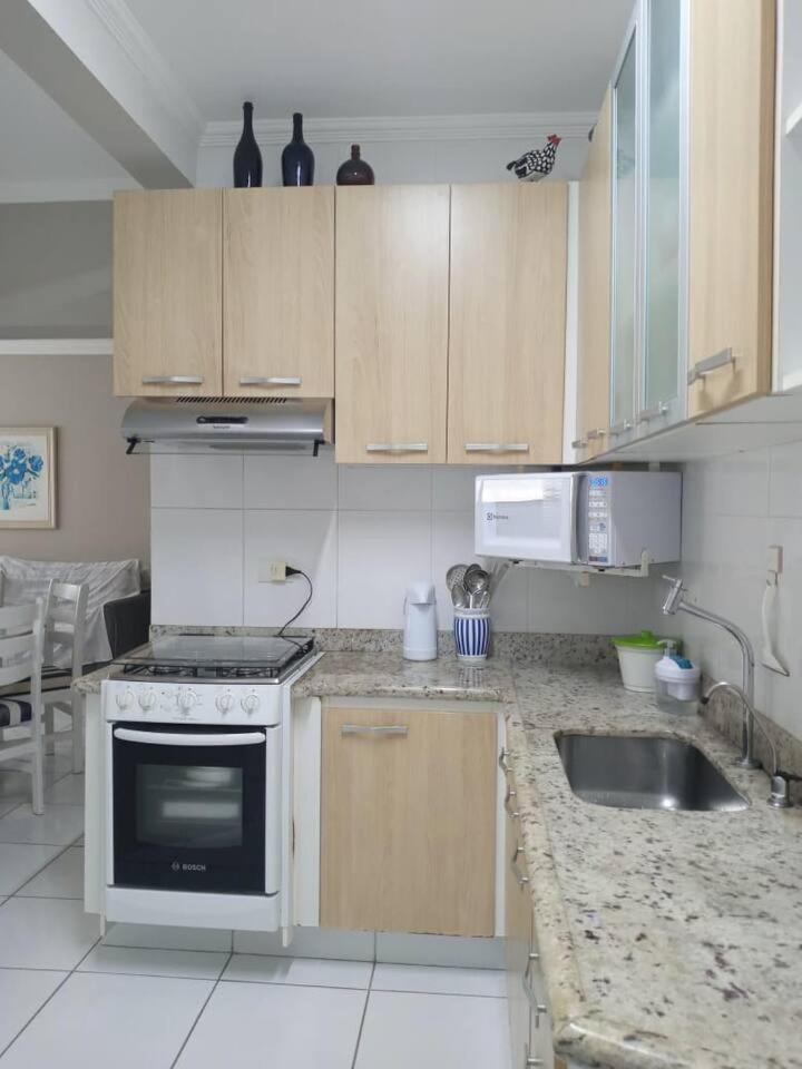瓜鲁雅Apartamento completo na calçada da praia公寓 外观 照片